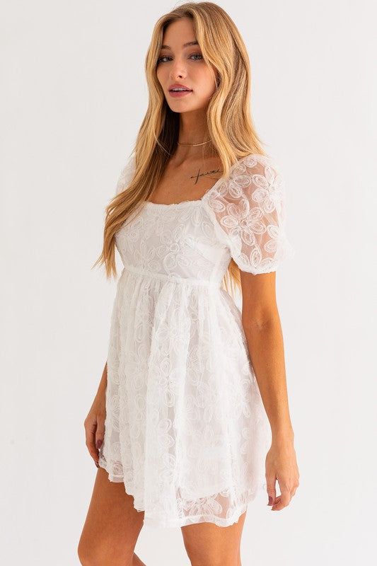 SQUARE NECK PUFF SLEEVE DRESS