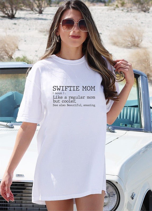 SWIFTIE MOM TEE