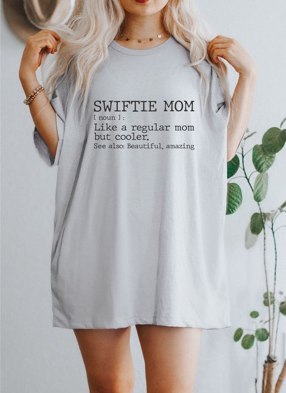 SWIFTIE MOM TEE