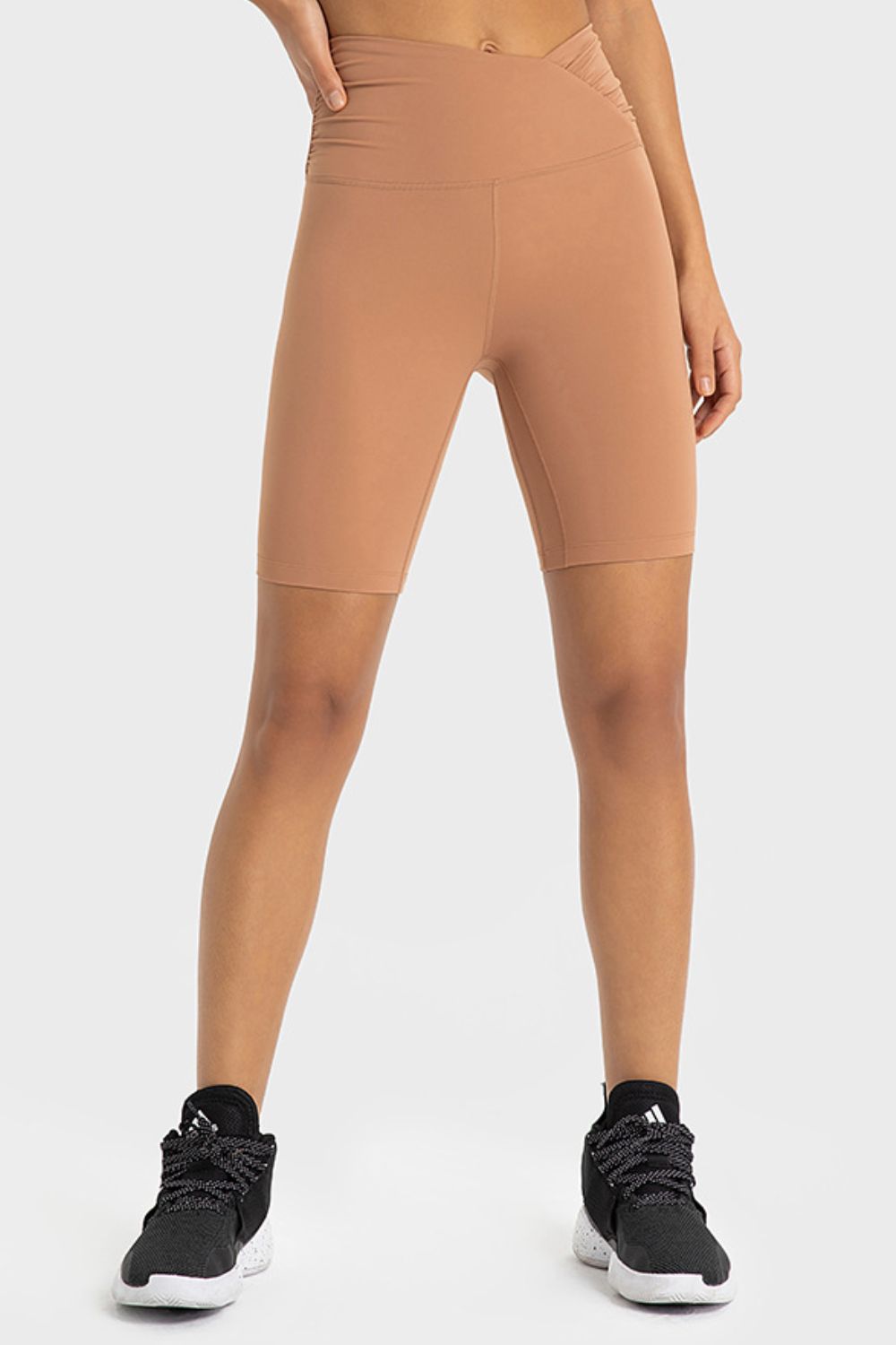 V-WAIST BIKER SHORTS