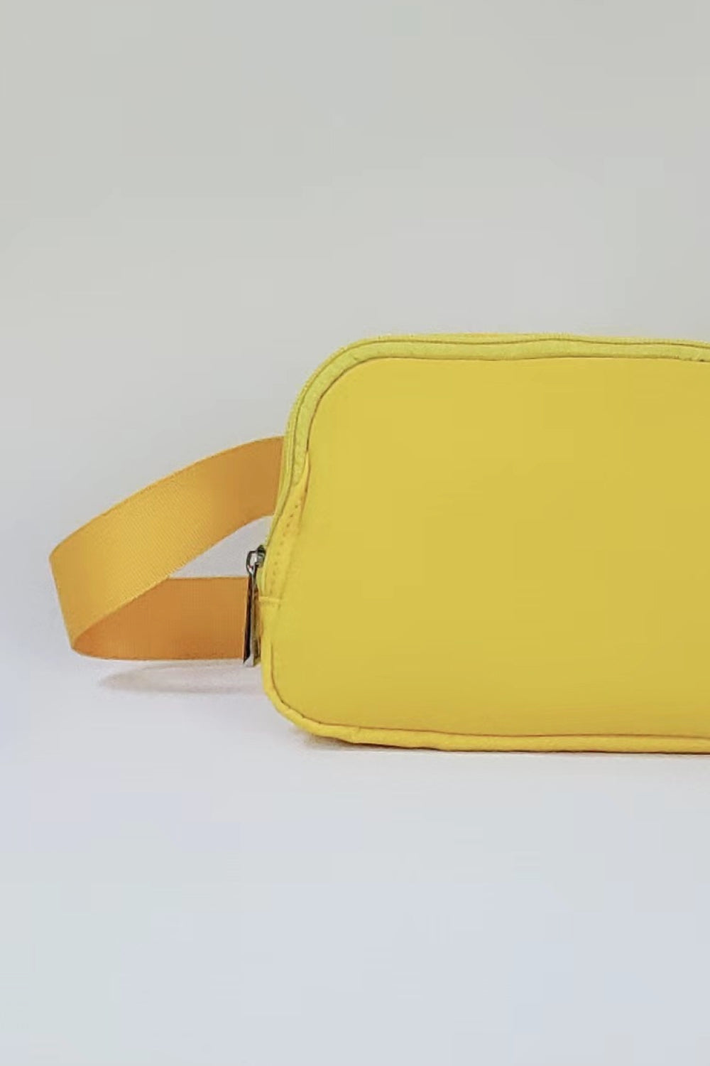 CLOSURE FANNY PACK