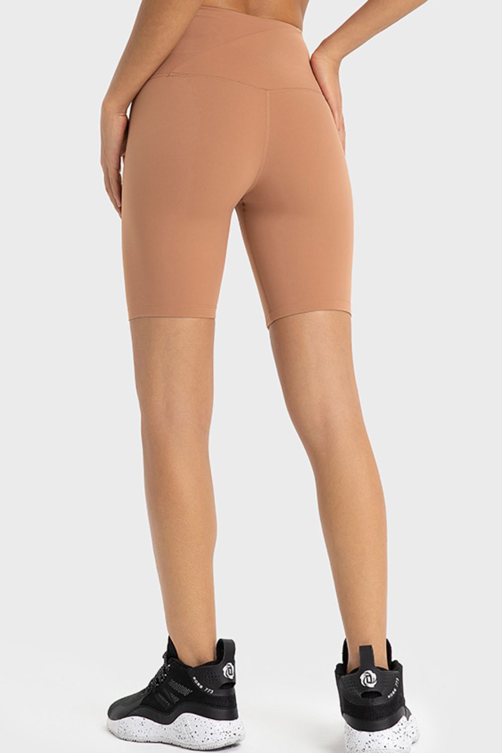 V-WAIST BIKER SHORTS