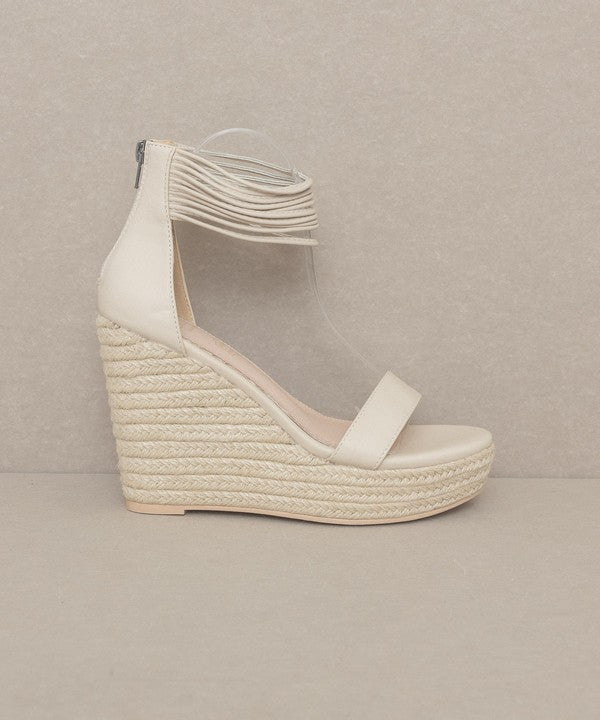 OASIS SOCIETY Rosalie - Layered Ankle Wedge