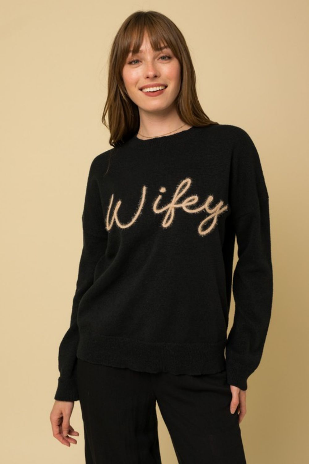 WIFEY GRAPHIC PULLOVER