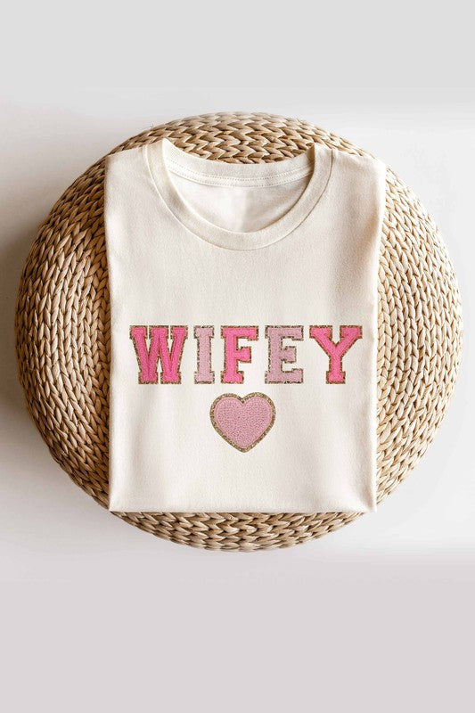 WIFEY GRAPHIC TEE