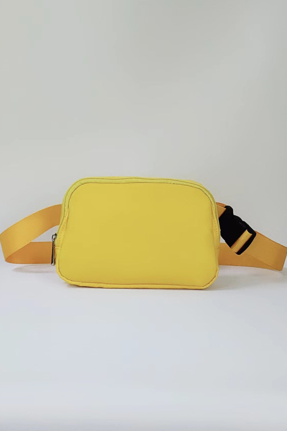 CLOSURE FANNY PACK