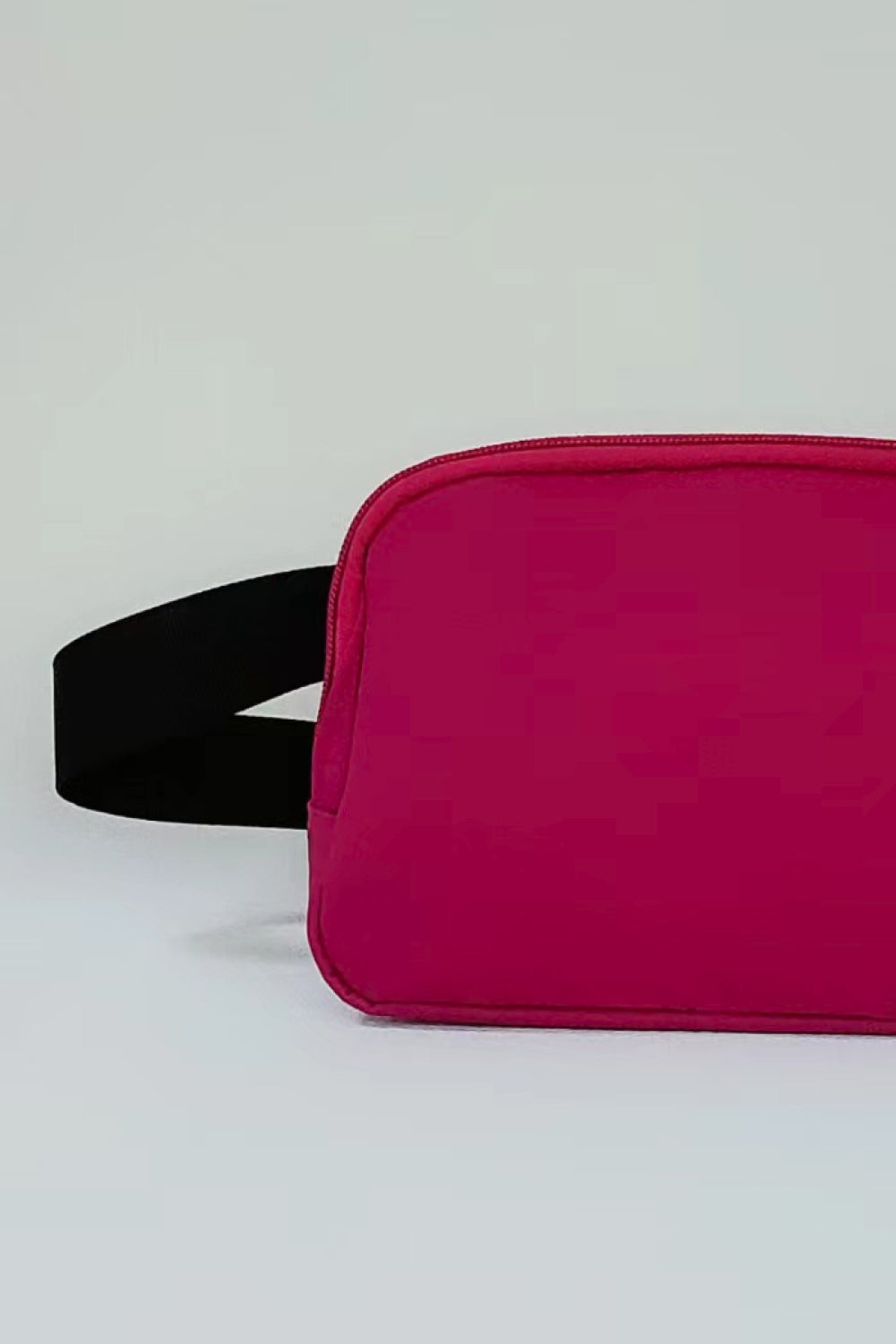 CLOSURE FANNY PACK