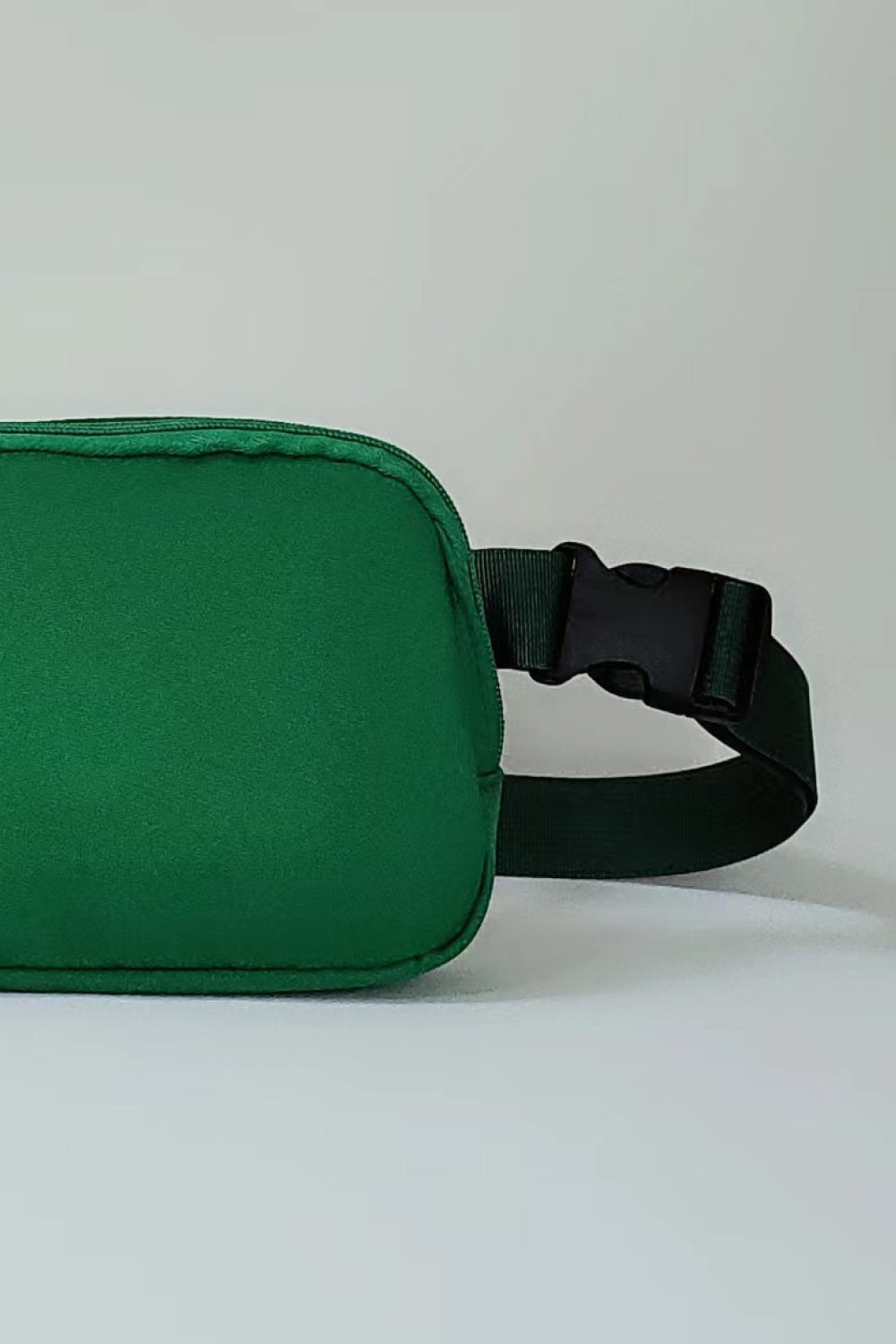 CLOSURE FANNY PACK