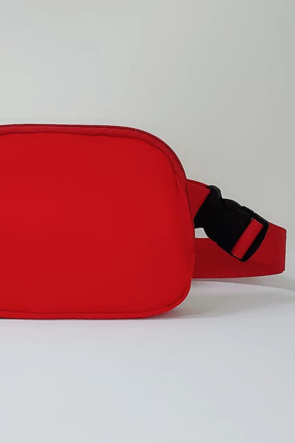 CLOSURE FANNY PACK