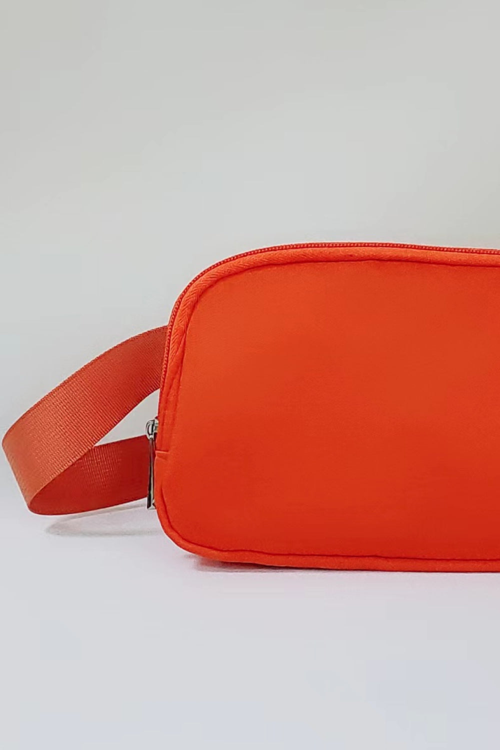 CLOSURE FANNY PACK