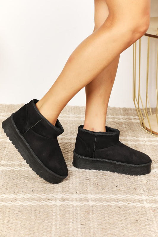 Hugg It Black Fleece Lined Chunky Platform Mini Boots