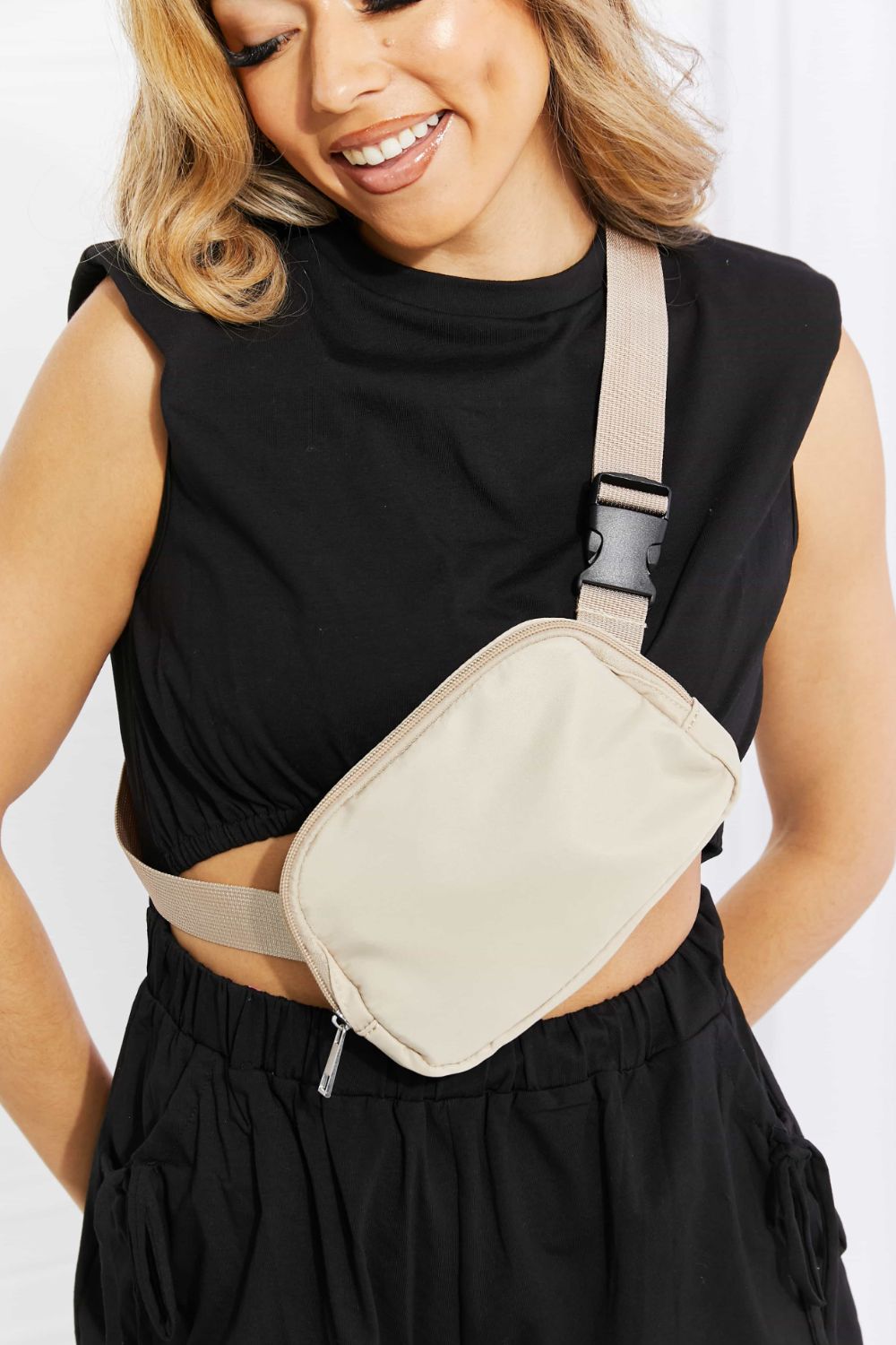 CLOSURE FANNY PACK